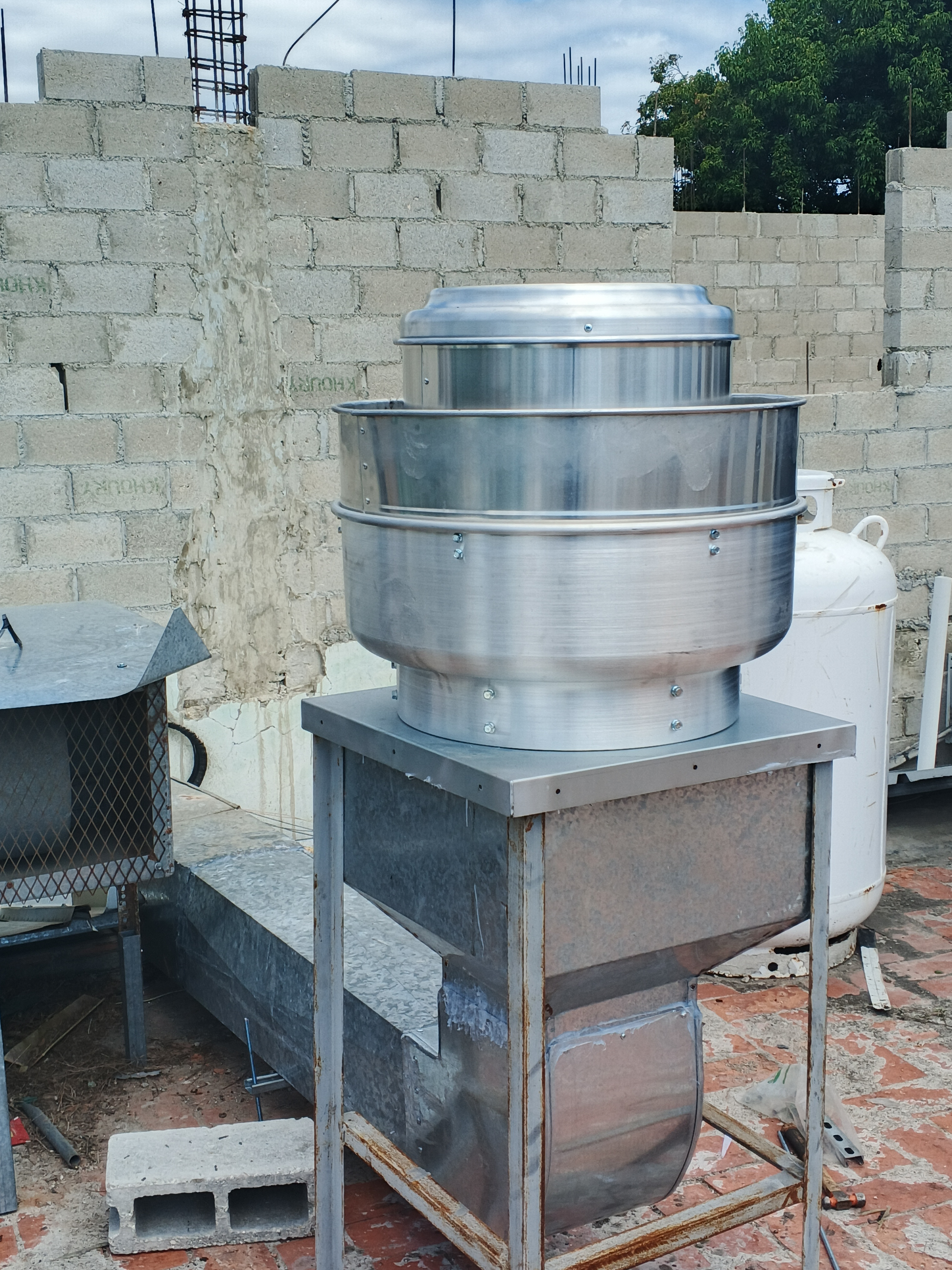 Sistema de extracción de humo y grasa en cocina industrial en República Dominicana