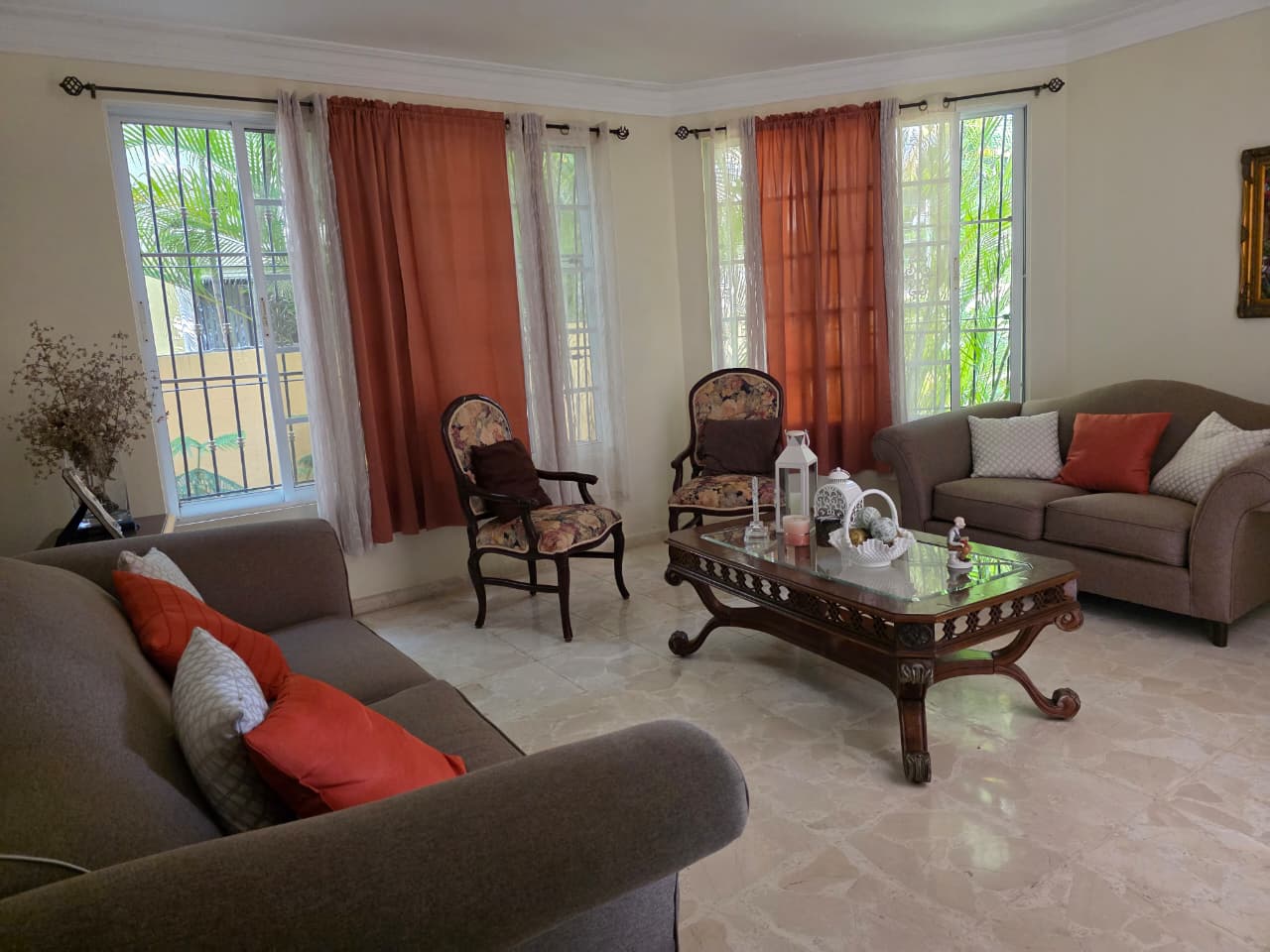 Casa Hermosa en Vista Hermosa en República Dominicana
