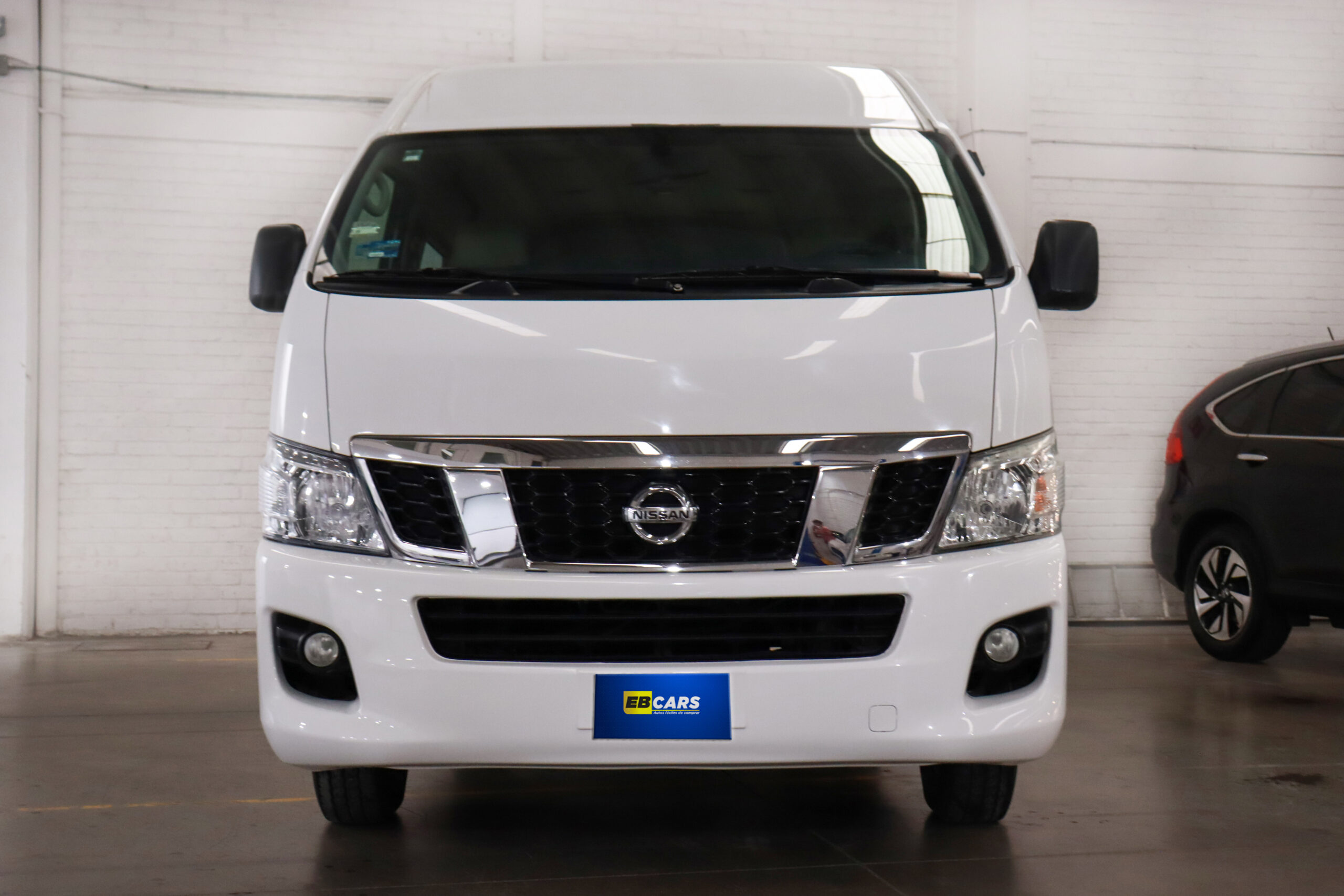 Nissan Urvan Cargo modelo 2027 vehículo comercial en República Dominicana